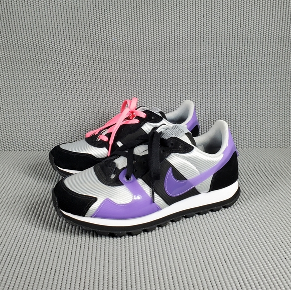 Nike Shoes - Nike V-love O.X women's sneakers